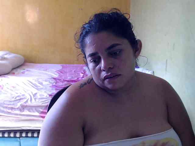 mia-naughty webcam