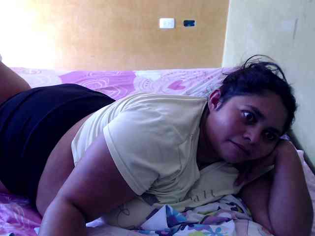 mia-naughty webcam