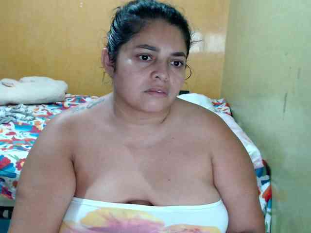 mia-naughty webcam