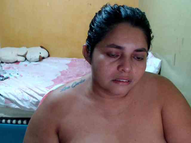 mia-naughty webcam