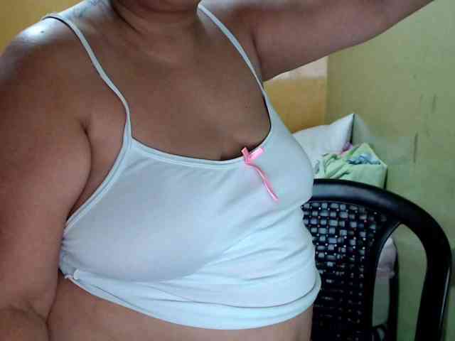 mia-naughty webcam