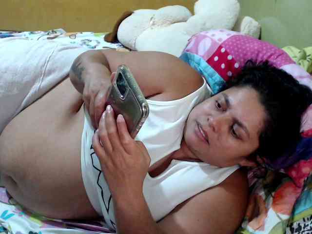 mia-naughty webcam