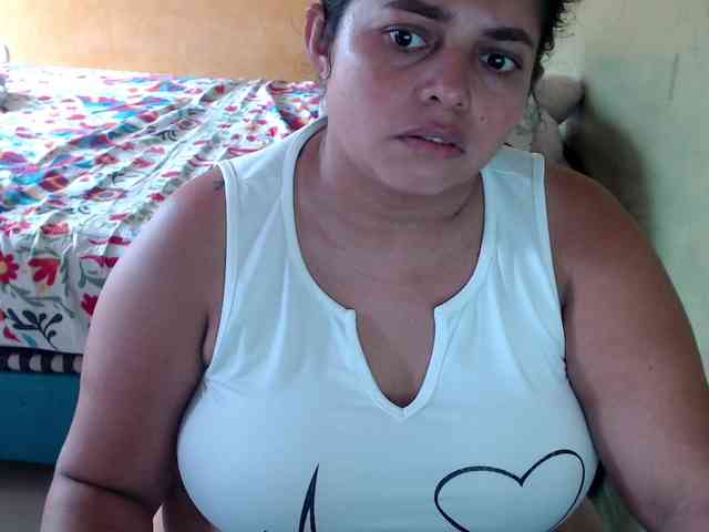 mia-naughty webcam