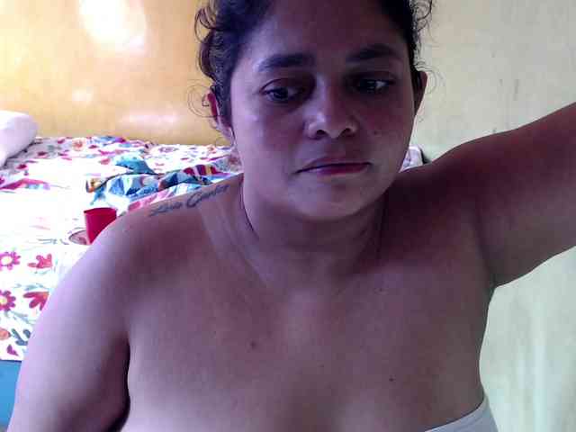 mia-naughty webcam