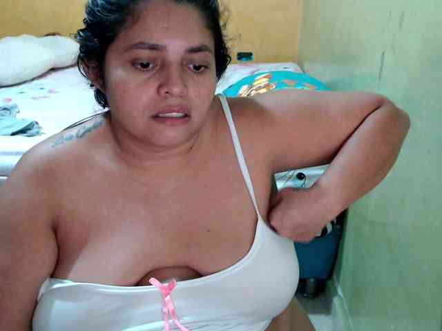 mia-naughty webcam