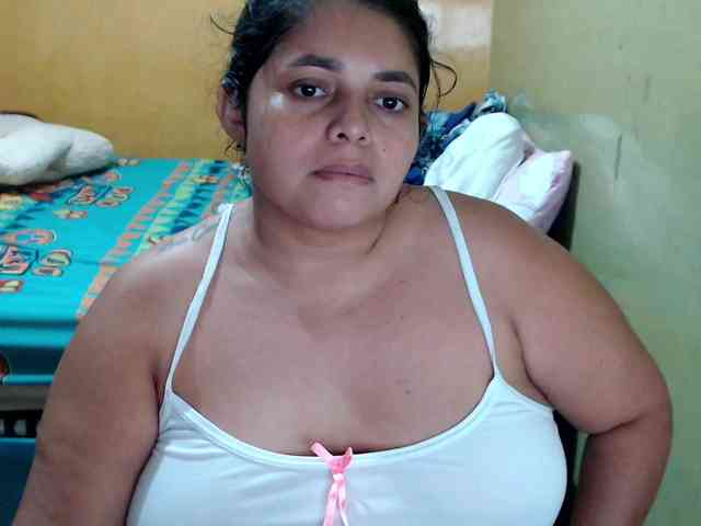 mia-naughty webcam
