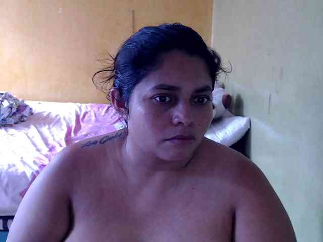mia-naughty webcam