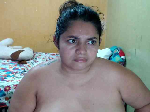 mia-naughty webcam