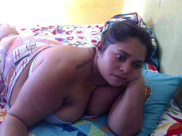mia-naughty webcam