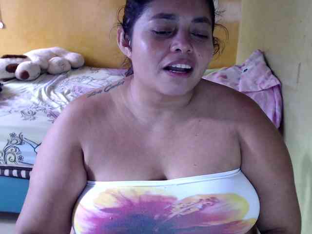 mia-naughty webcam