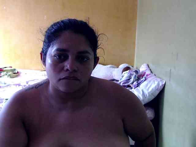 mia-naughty webcam