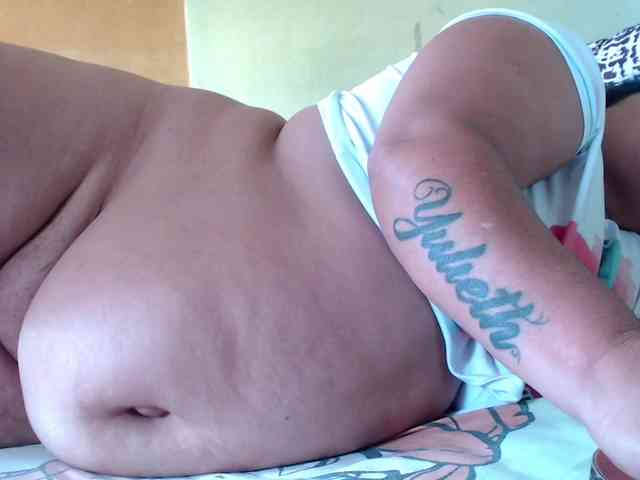 mia-naughty webcam