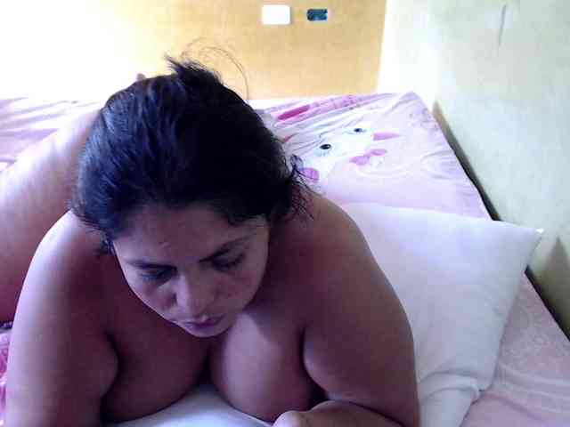 mia-naughty webcam