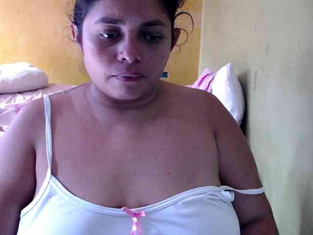 mia-naughty webcam