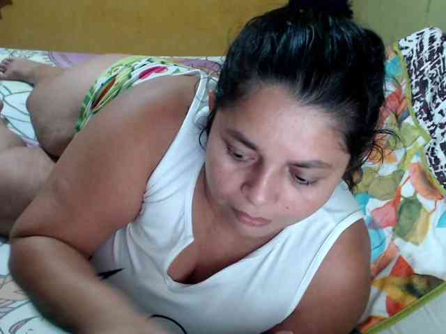 mia-naughty webcam