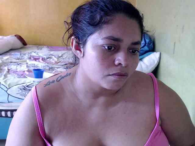 mia-naughty webcam