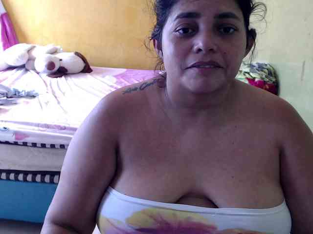 mia-naughty webcam