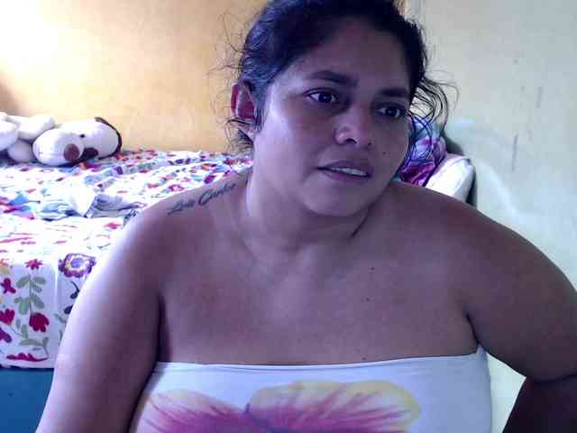 mia-naughty webcam
