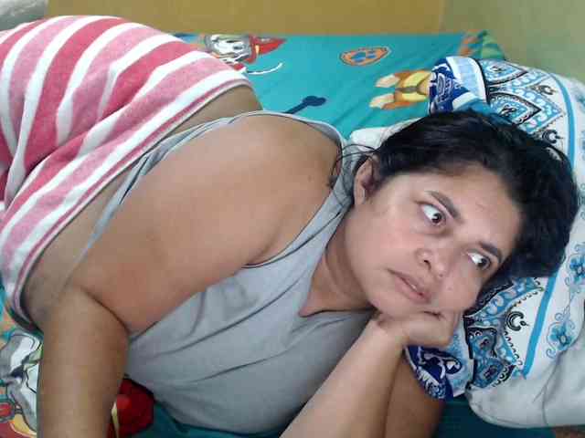 mia-naughty webcam