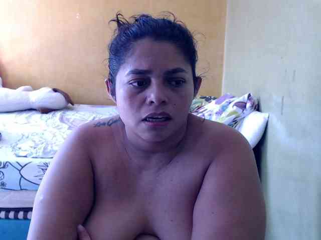mia-naughty webcam