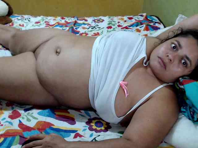 mia-naughty webcam