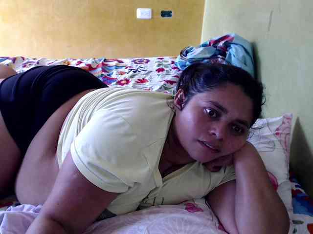 mia-naughty webcam