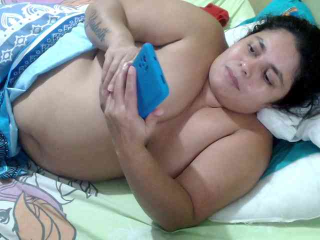 mia-naughty webcam