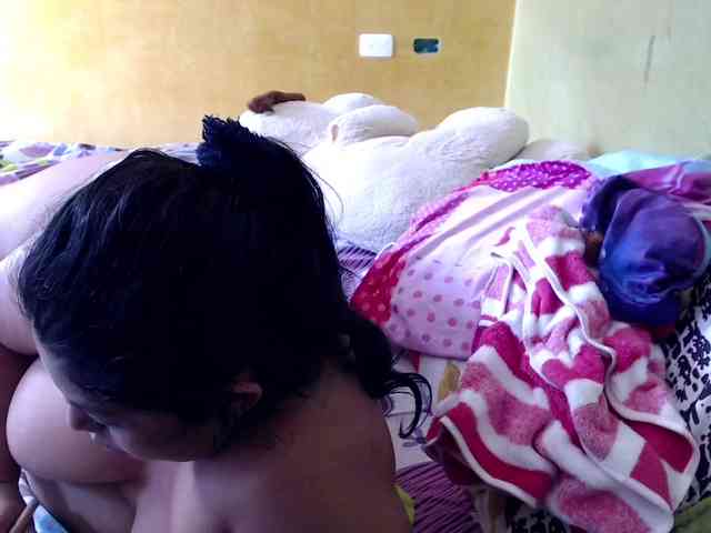 mia-naughty webcam