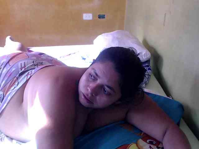 mia-naughty webcam
