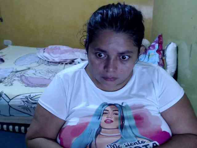 mia-naughty webcam