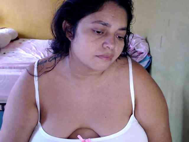 mia-naughty webcam