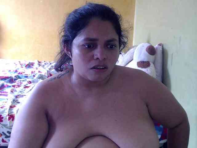 mia-naughty webcam