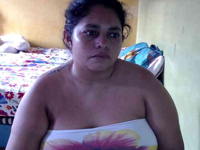 mia-naughty webcam