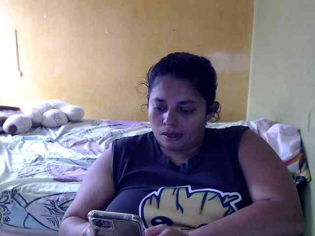 mia-naughty webcam