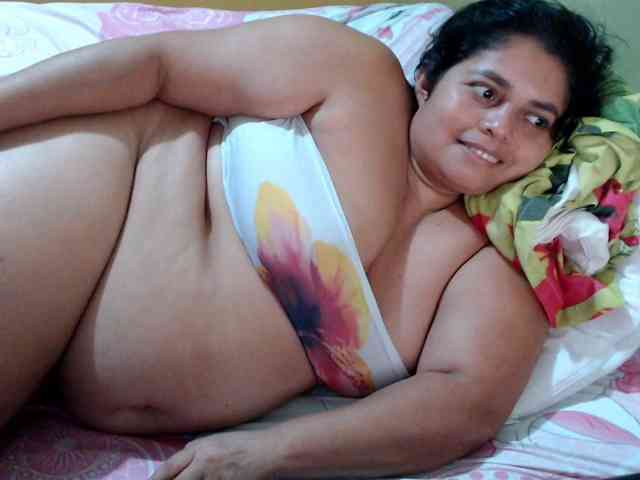 mia-naughty webcam