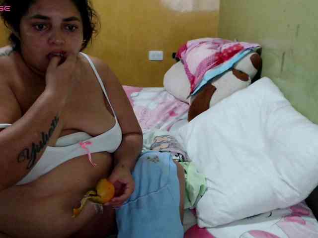 mia-naughty webcam