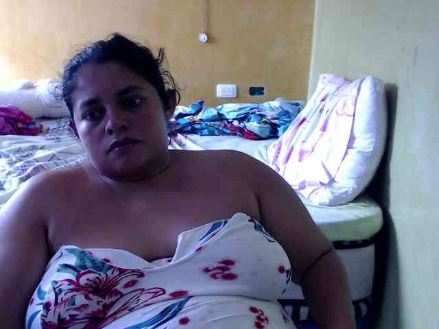mia-naughty webcam