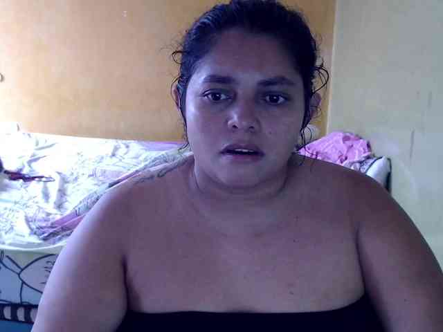 mia-naughty webcam