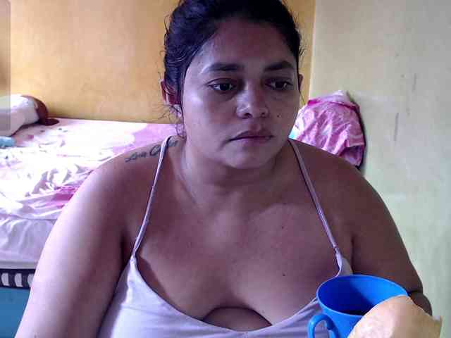 mia-naughty webcam