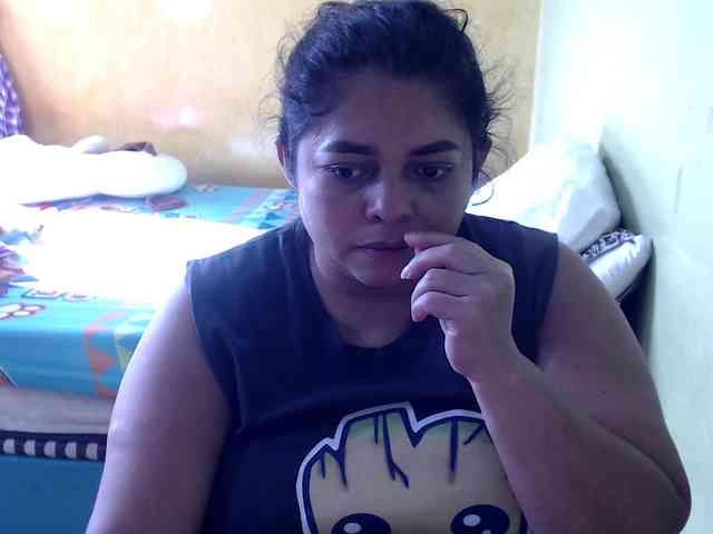 mia-naughty webcam