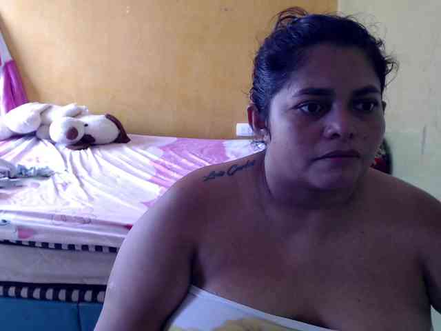 mia-naughty webcam