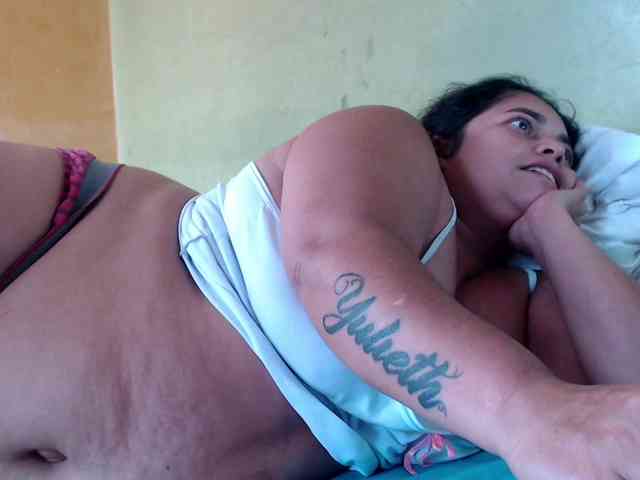 mia-naughty webcam