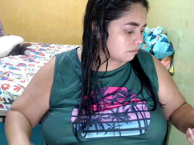 mia-naughty webcam