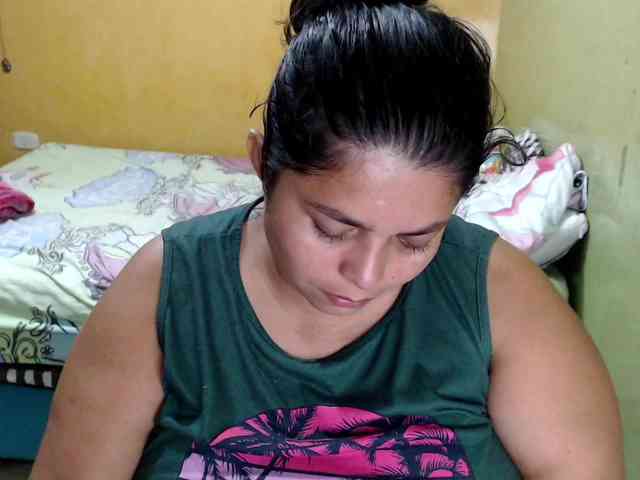mia-naughty webcam