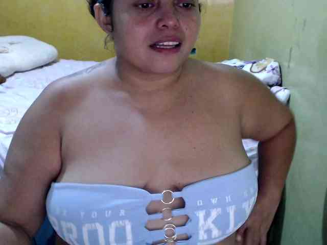 mia-naughty webcam
