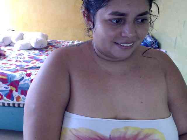 mia-naughty webcam