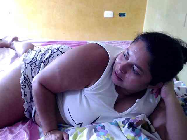 mia-naughty webcam