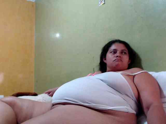 mia-naughty webcam