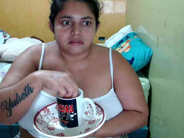 mia-naughty webcam