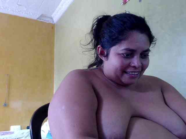 mia-naughty webcam
